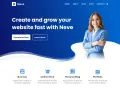 Une femme souriante en costume bleu, sur un fond bleu avec le logo Neve. Créez votre site web rapidement avec Neve WordPress.