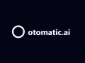 Logo blanc sur fond bleu nuit : un cercle ouvert à droite et le texte "otomatiс.ai".