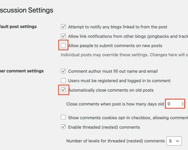 Paramètres de discussion WordPress : désactiver les commentaires en décochant "Autoriser les commentaires sur les nouveaux articles" et en cochant "Fermer automatiquement les commentaires sur les anciens articles".