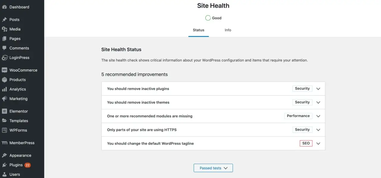 Tableau de bord WordPress : état de santé du site, 5 améliorations recommandées, dont la suppression des plugins inactifs et la vérification de la version WordPress.